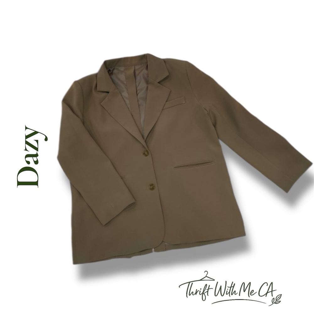 DAZY Women’s Tan Blazer
XL
